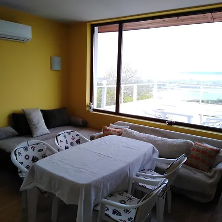 Zaliva Apartment *